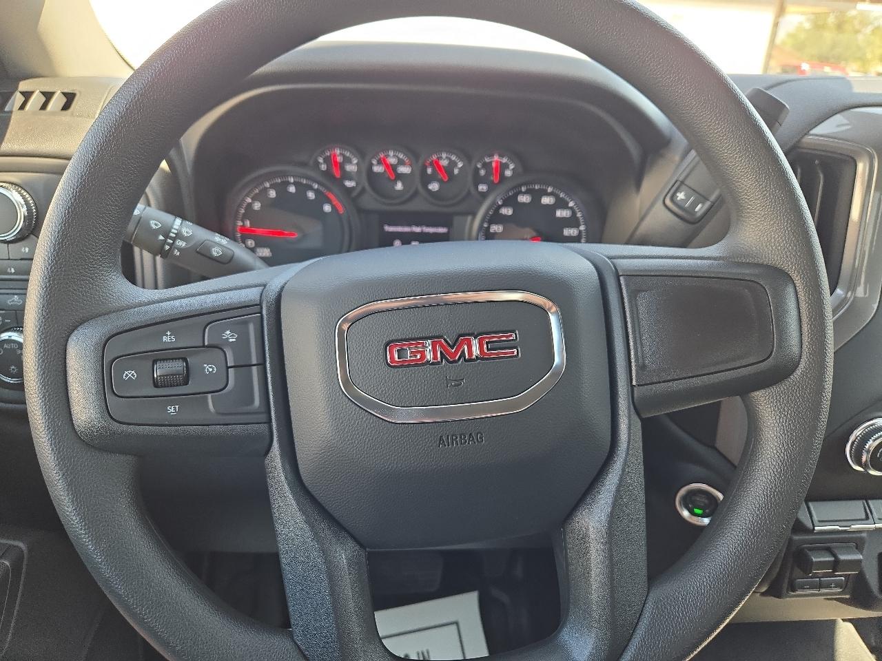 GMC Sierra 2500HD 4WD Crew Cab 159" Pro 2026