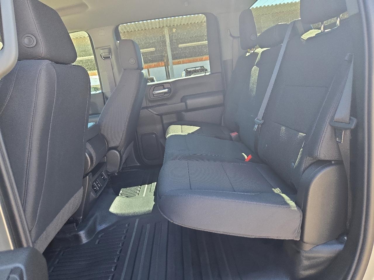 GMC Sierra 2500HD 4WD Crew Cab 159" Pro 2026