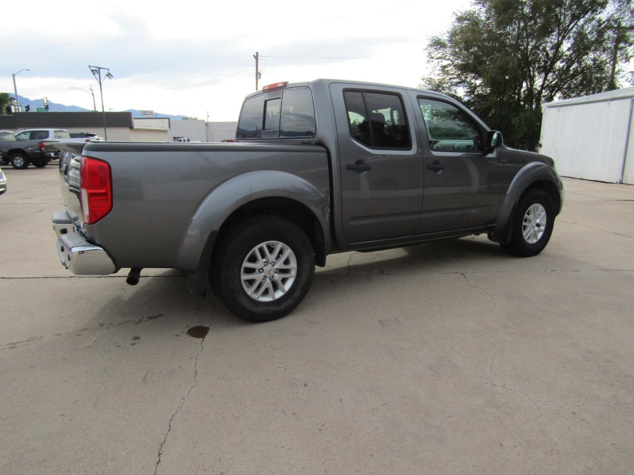 Nissan Frontier Crew Cab 4x2 SV V6 Auto 2018