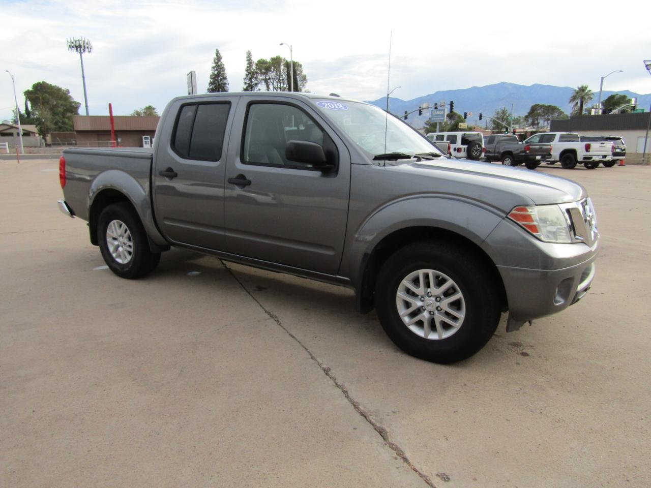 Nissan Frontier Crew Cab 4x2 SV V6 Auto 2018