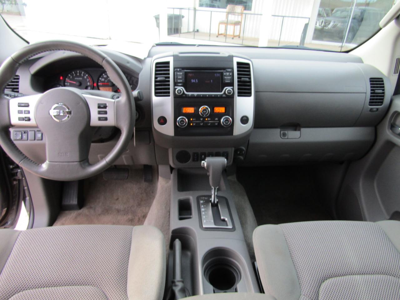Nissan Frontier Crew Cab 4x2 SV V6 Auto 2018