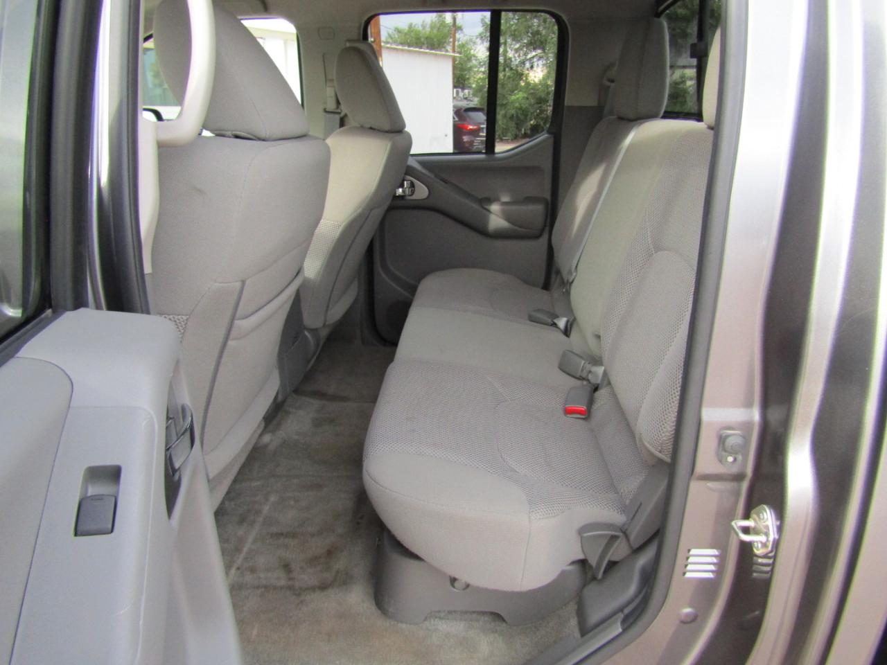 Nissan Frontier Crew Cab 4x2 SV V6 Auto 2018