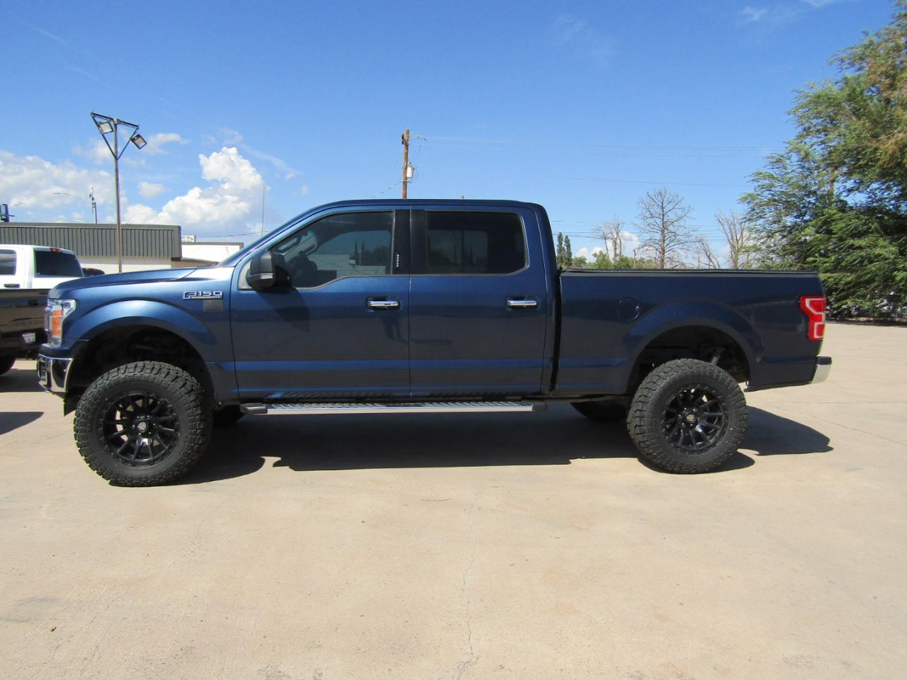 Ford F-150 4WD SuperCrew 145" XLT 2018