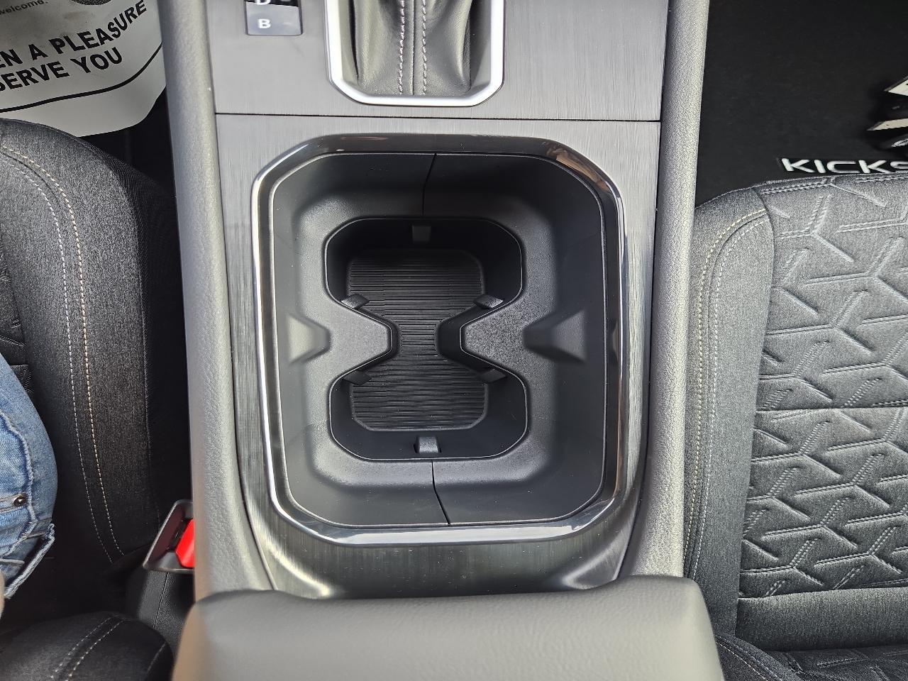 Nissan Kicks SV FWD 2027