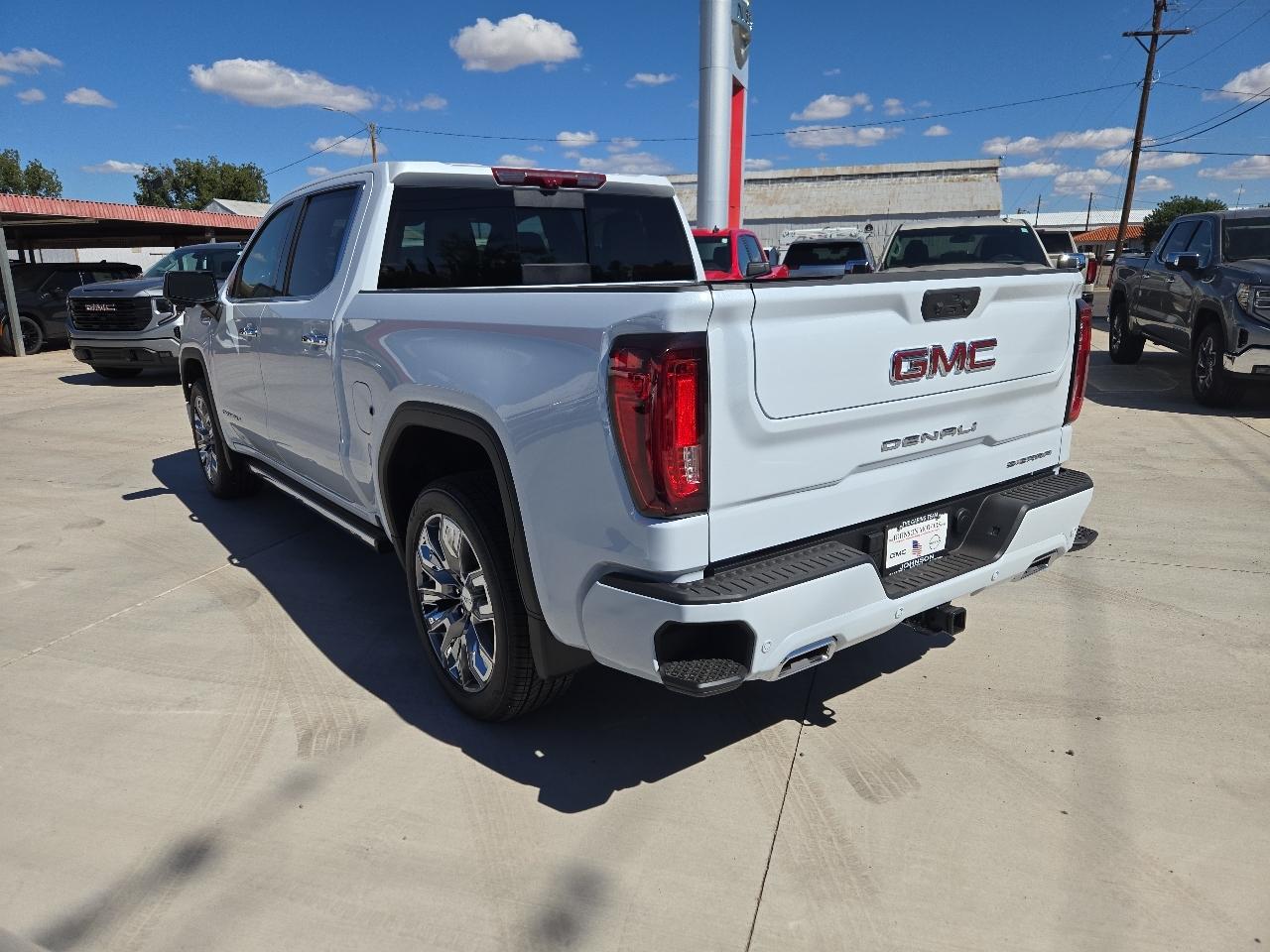 GMC Sierra photo 3