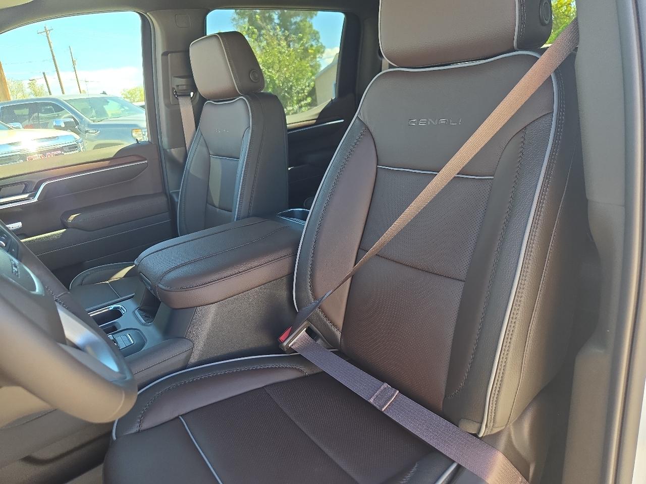 GMC Sierra photo 14
