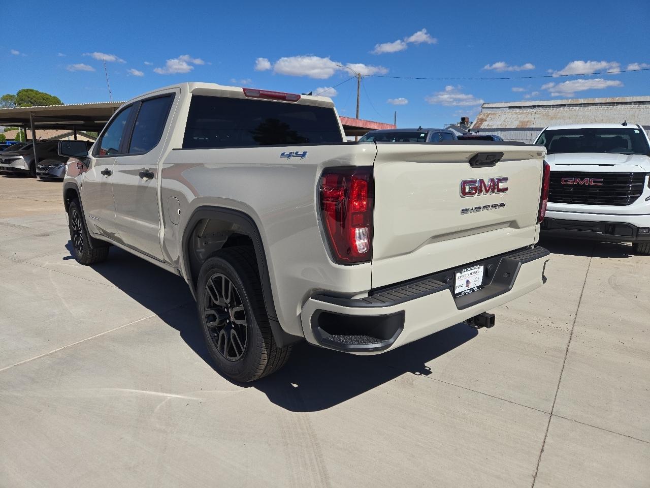 GMC Sierra photo 3