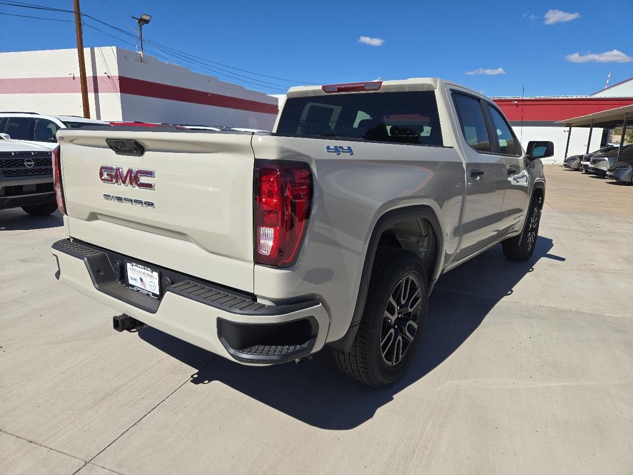 GMC Sierra photo 7