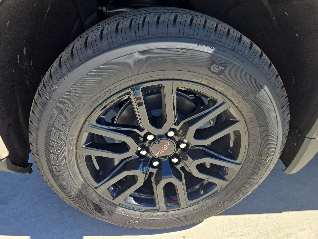 GMC Sierra photo 11