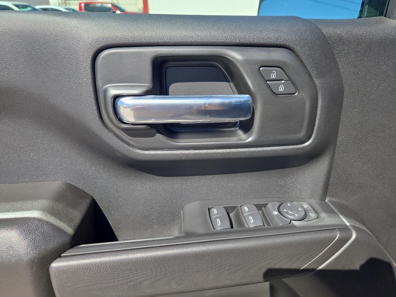GMC Sierra photo 14