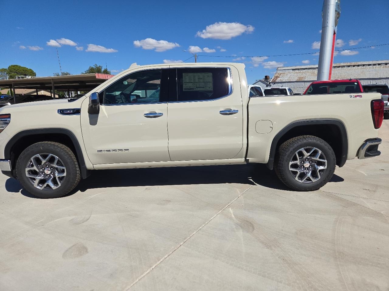 GMC Sierra photo 2