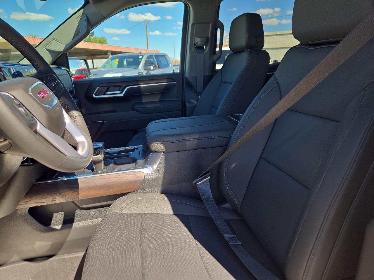 GMC Sierra photo 13