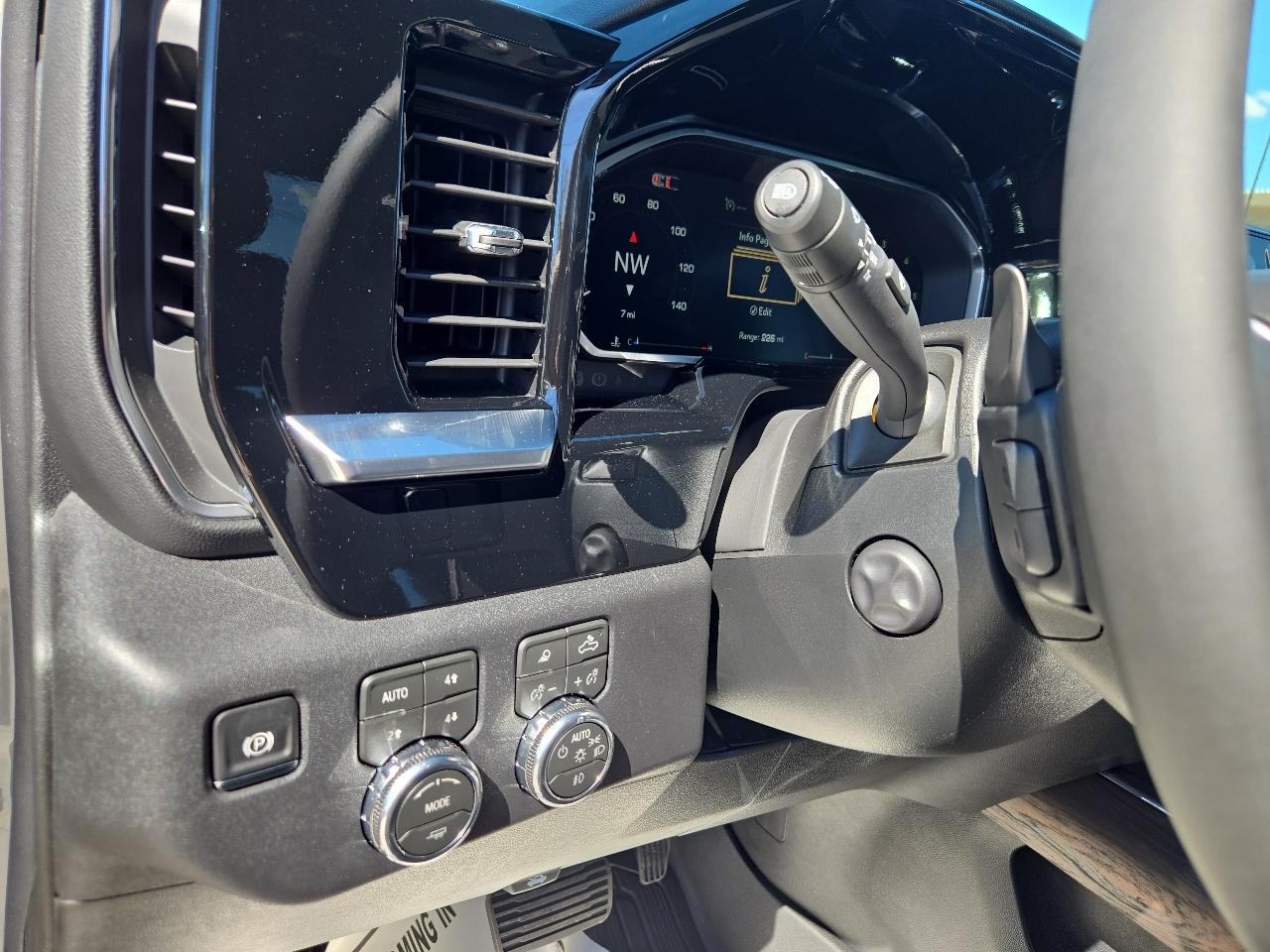 GMC Sierra photo 15