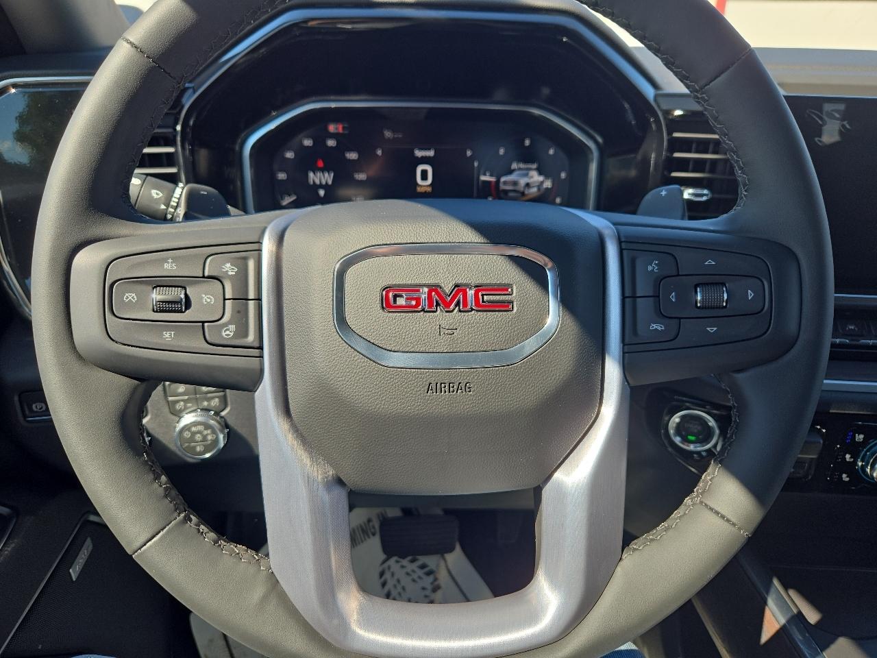 GMC Sierra photo 16