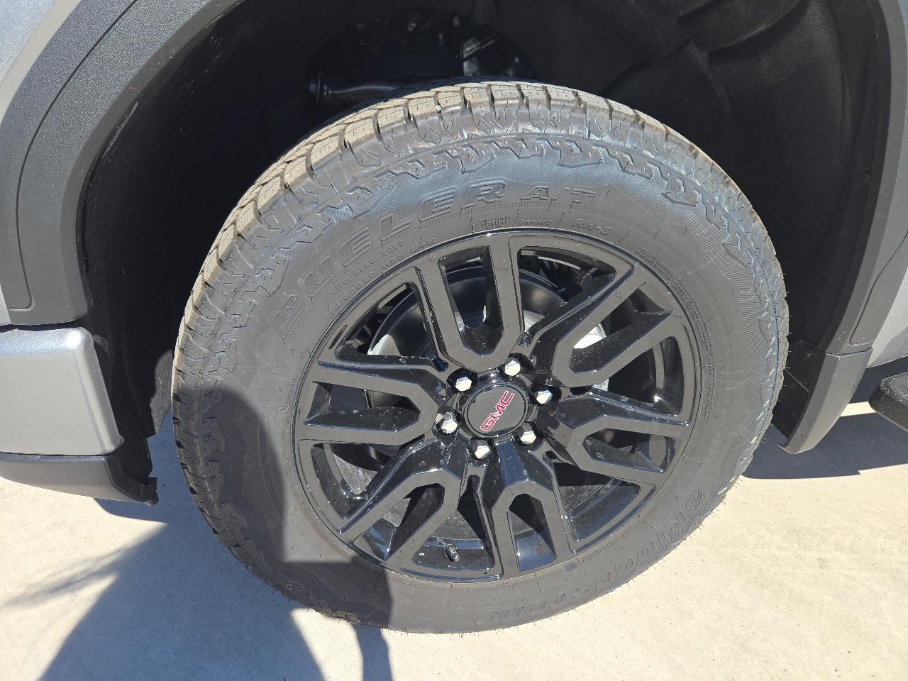 GMC Sierra photo 10