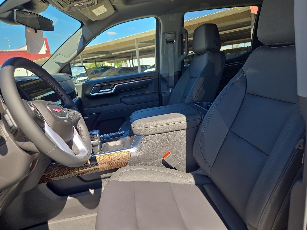 GMC Sierra photo 12