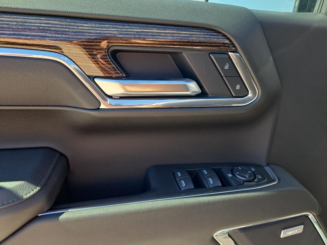 GMC Sierra photo 13