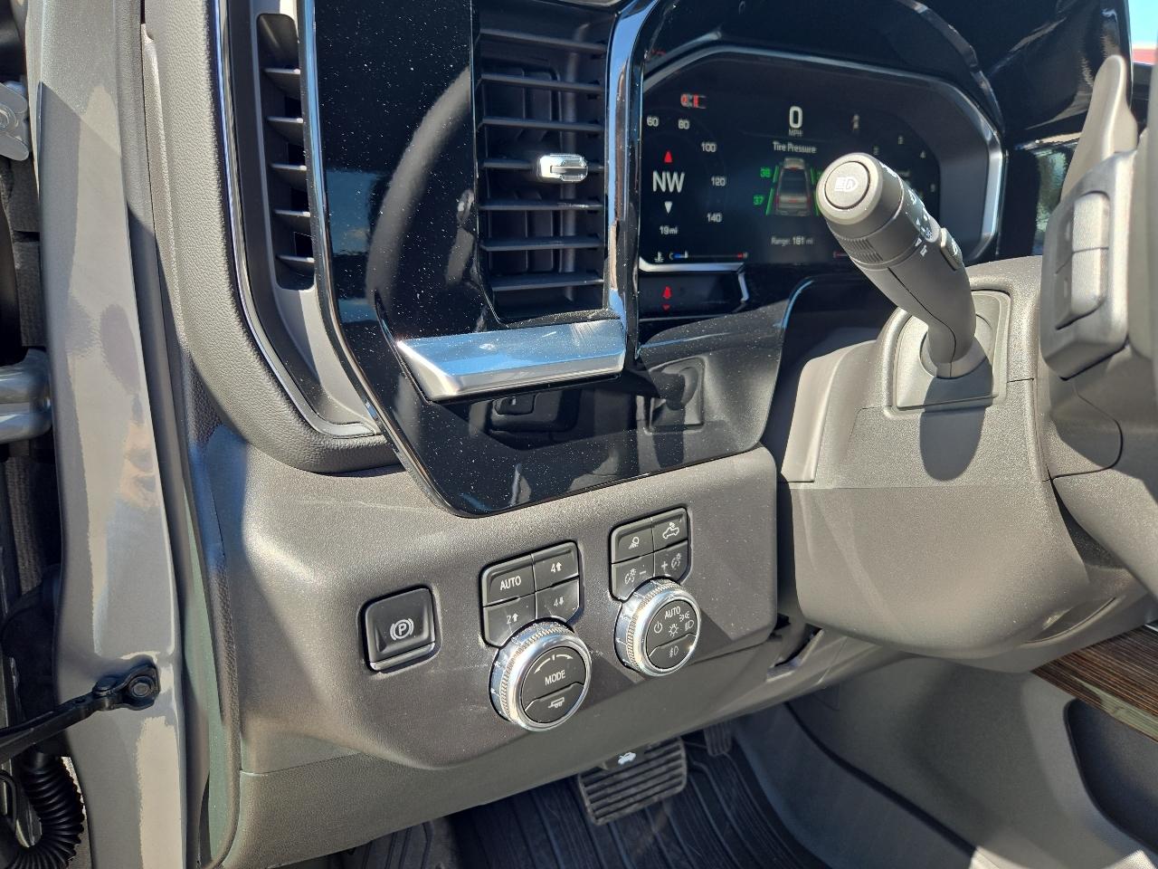 GMC Sierra photo 14