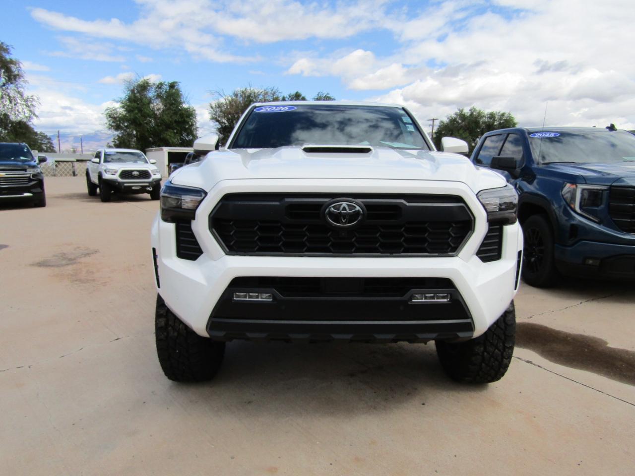 Toyota Tacoma 4WD  2025