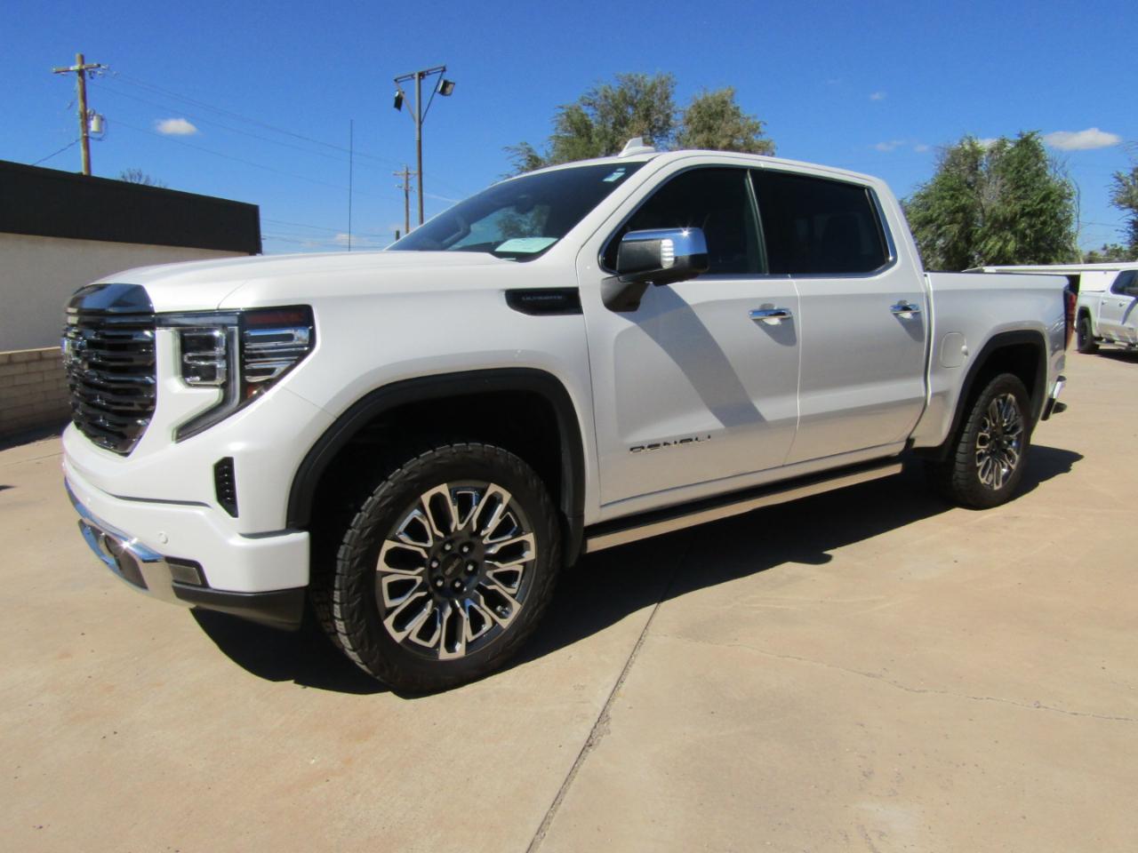 GMC Sierra 1500 4WD Crew Cab 147" Denali Ultimate 2023