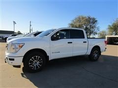 2024 Nissan Titan 