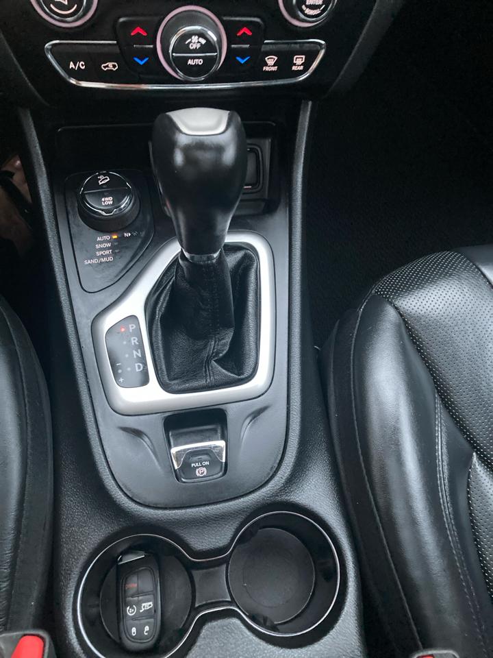 Jeep Cherokee Overland 4WD 2018