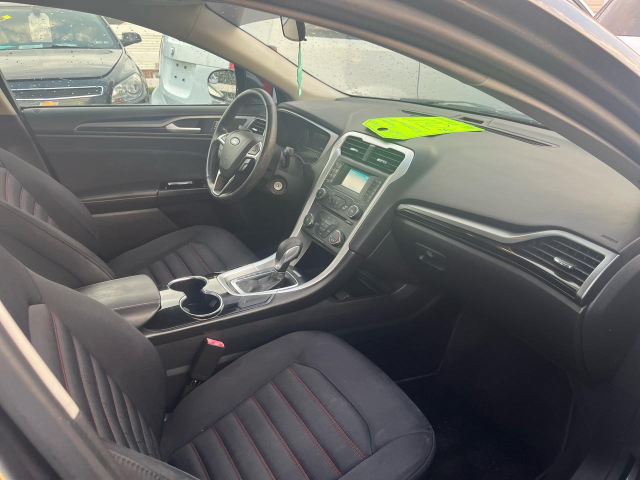 Ford Fusion SE 2015