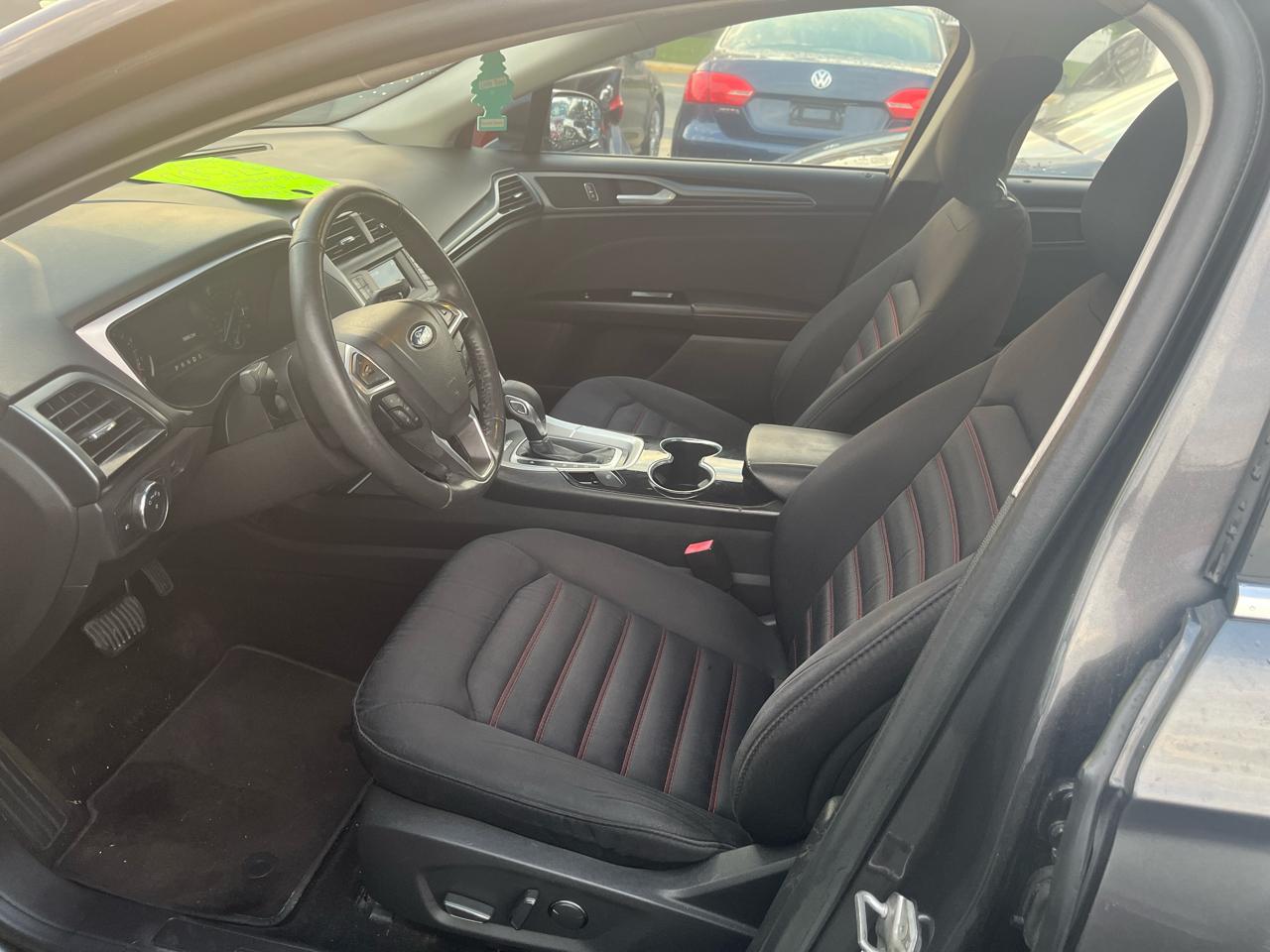 Ford Fusion SE 2015