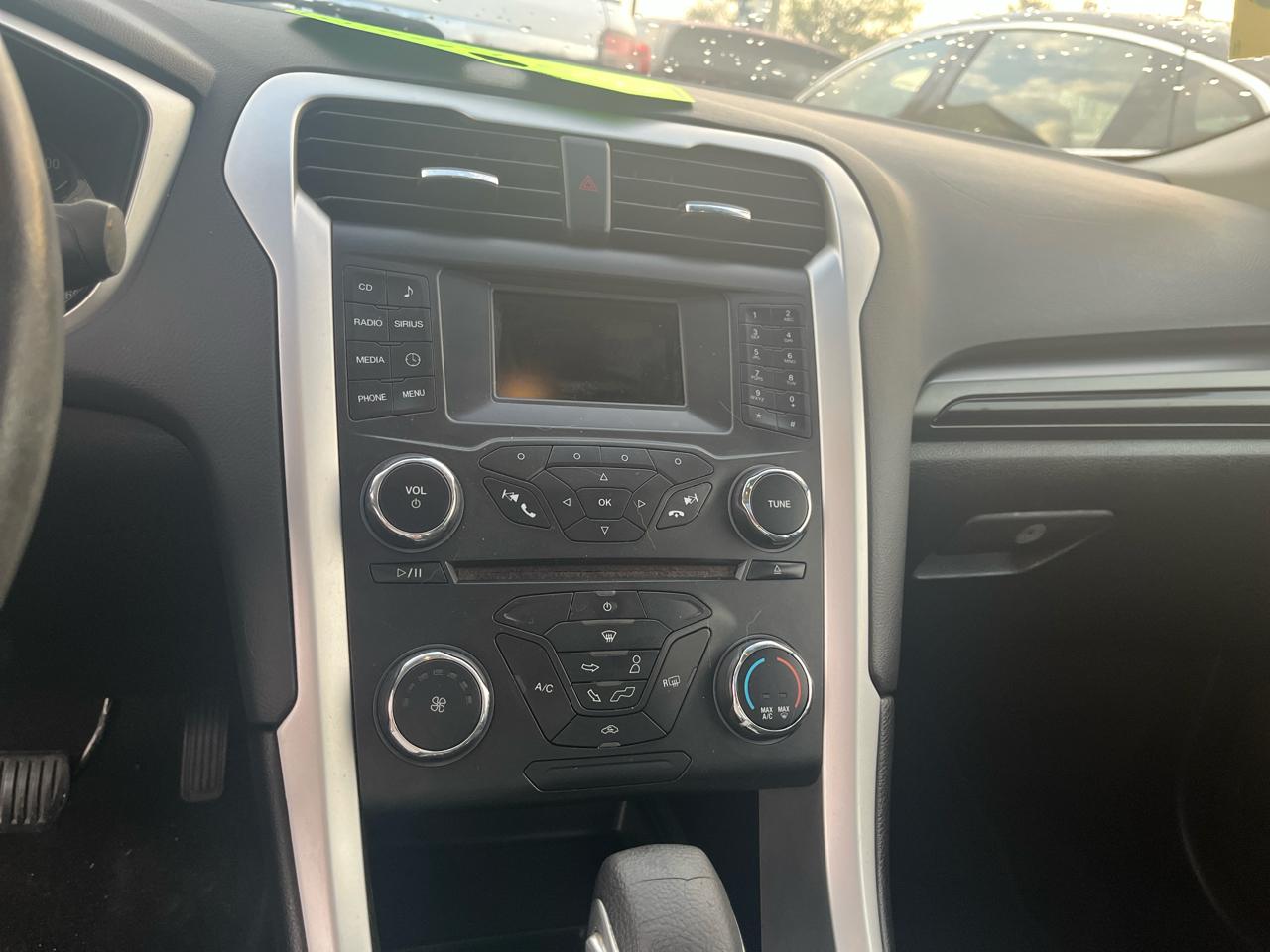 Ford Fusion SE 2015
