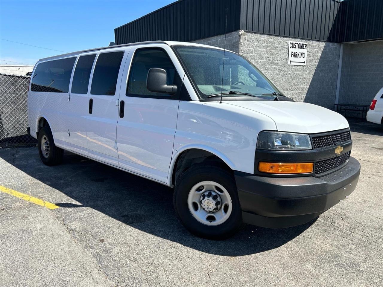 Chevrolet Express Passenger RWD 3500 155" LS 2023