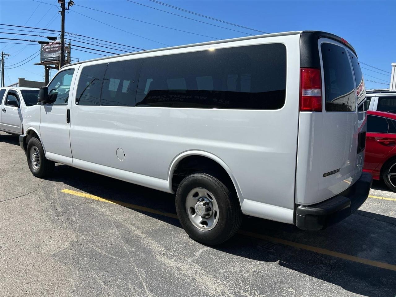 Chevrolet Express Passenger RWD 3500 155" LS 2023