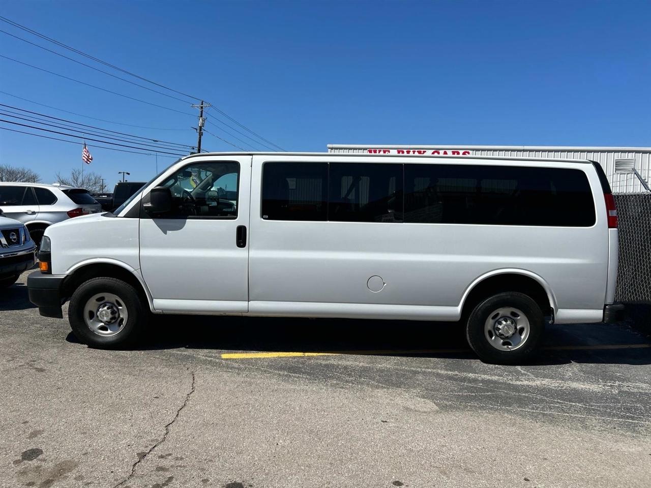 Chevrolet Express Passenger RWD 3500 155" LS 2023