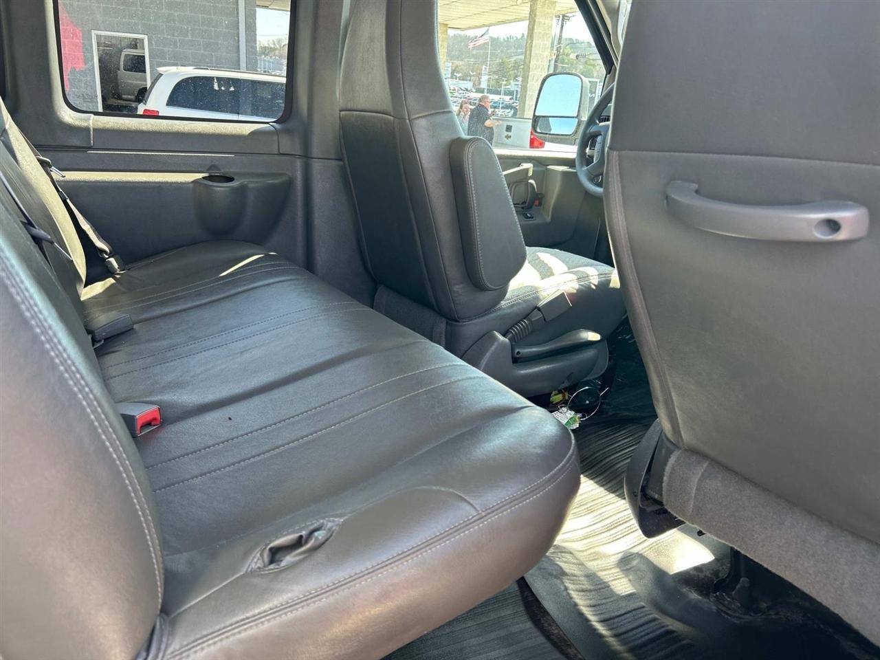 Chevrolet Express Passenger RWD 3500 155" LS 2023