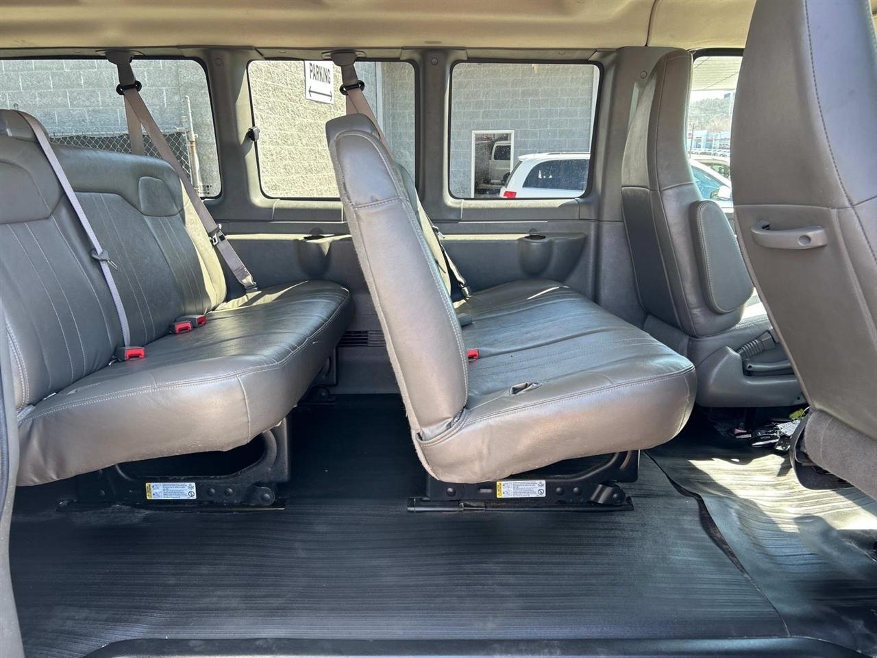 Chevrolet Express Passenger RWD 3500 155" LS 2023