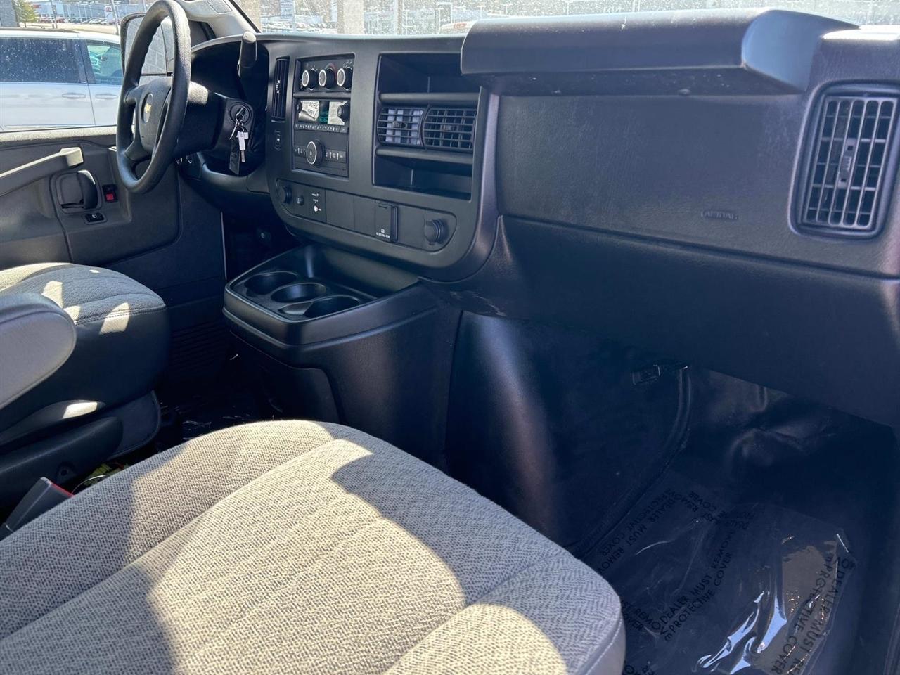 Chevrolet Express Passenger RWD 3500 155" LS 2023