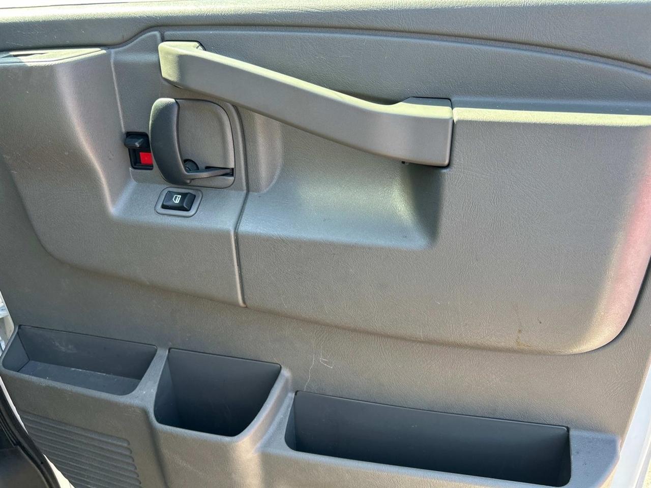 Chevrolet Express Passenger RWD 3500 155" LS 2023