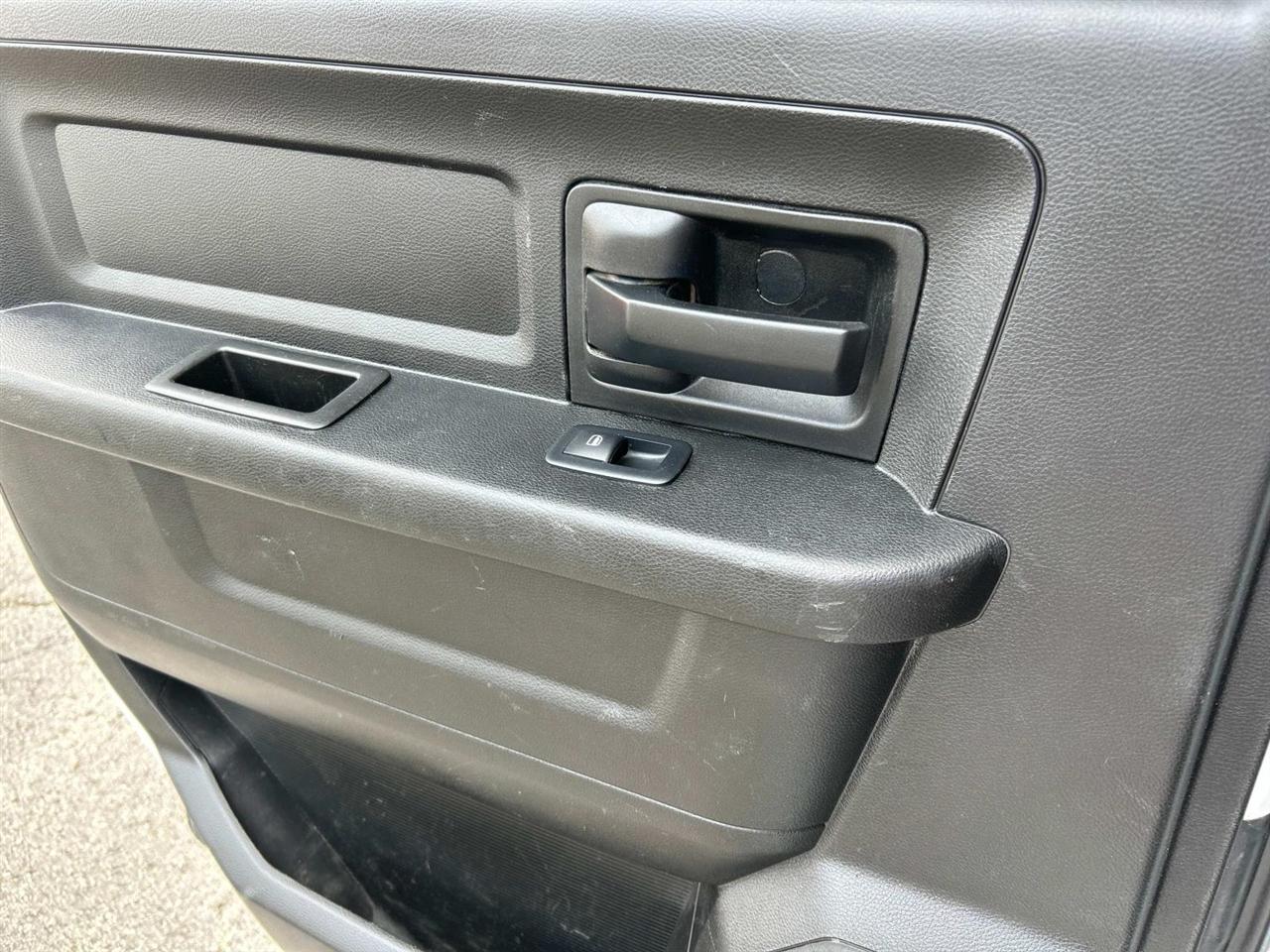 RAM 3500 Chassis Cab Tradesman 4WD Crew Cab 60" CA 172.4" WB 2018