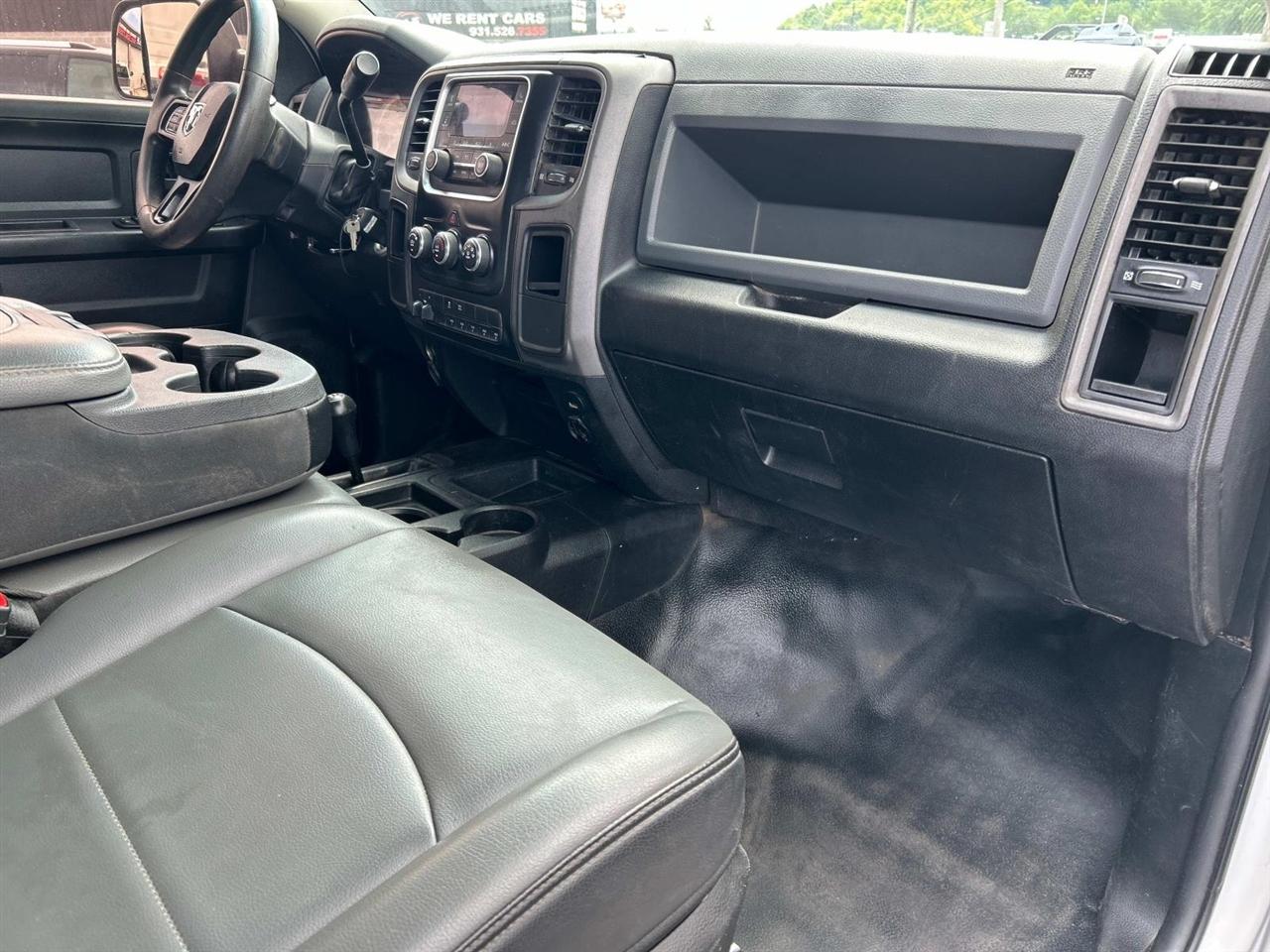 RAM 3500 Chassis Cab Tradesman 4WD Crew Cab 60" CA 172.4" WB 2018