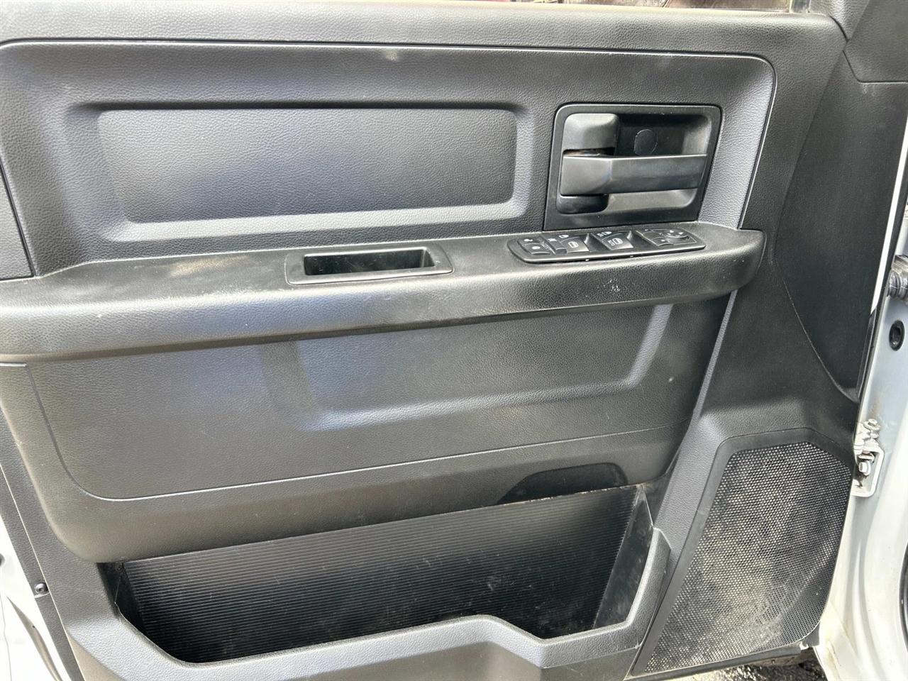 RAM 3500 Chassis Cab Tradesman 4WD Crew Cab 60" CA 172.4" WB 2018