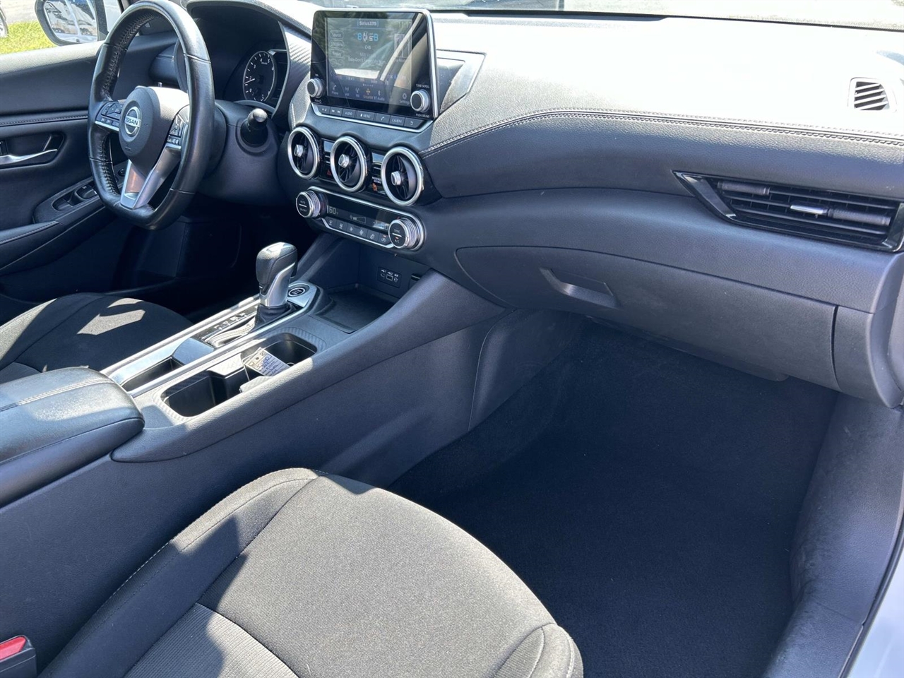 Nissan Sentra SV 4D Sedan 2021 Nissan Sentra SV 4D Sedan 2021