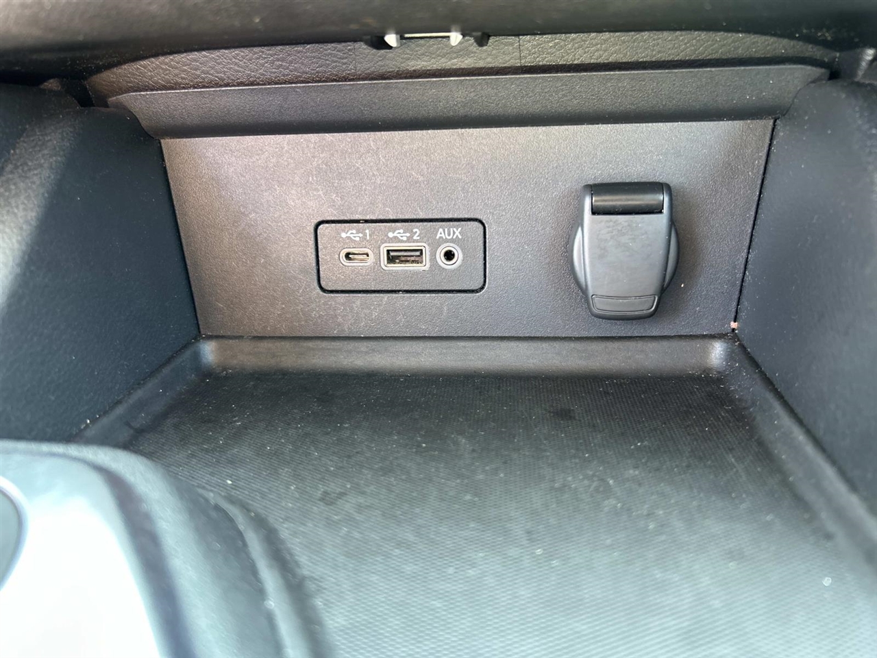 Nissan Sentra SV 4D Sedan 2021 Nissan Sentra SV 4D Sedan 2021