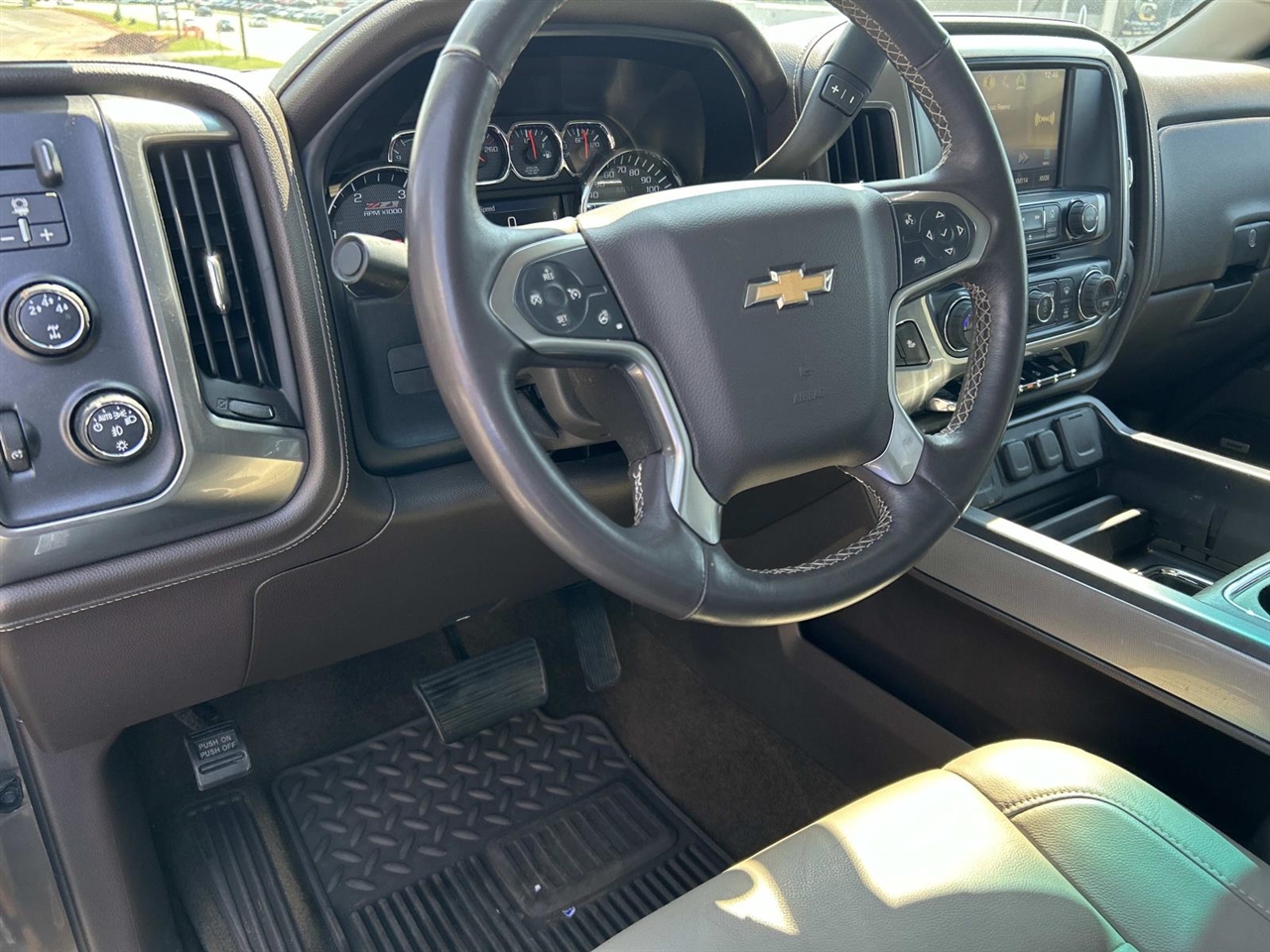 Chevrolet Silverado 2500HD 4WD Double Cab 144.2" LTZ 2015 Chevrolet Silverado 2500HD 4WD Double Cab 144.2" LTZ 2015