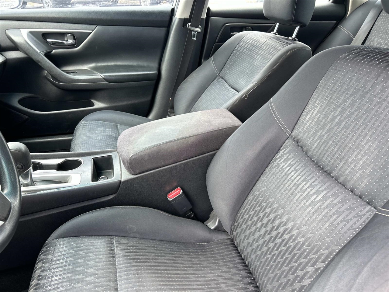 Nissan Altima 4dr Sdn I4 2.5 2016 Nissan Altima 4dr Sdn I4 2.5 2016