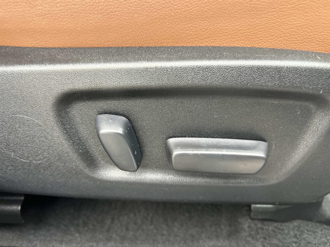 Toyota Highlander Limited V6 FWD (Natl) 2019