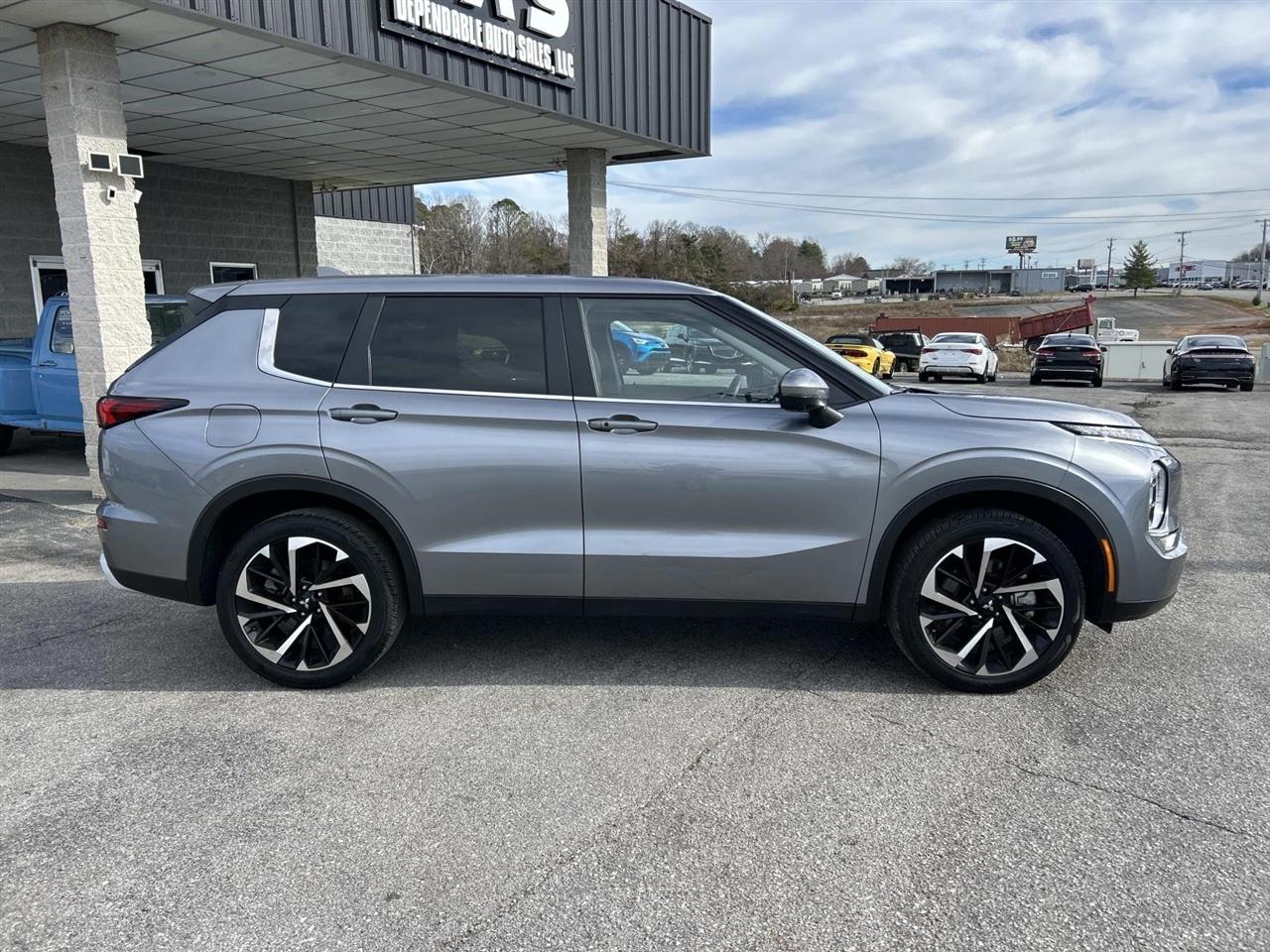 Mitsubishi Outlander SE FWD 2024