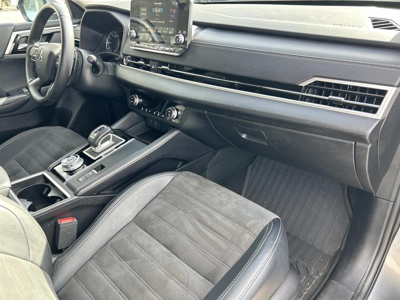 Mitsubishi Outlander SE FWD 2024