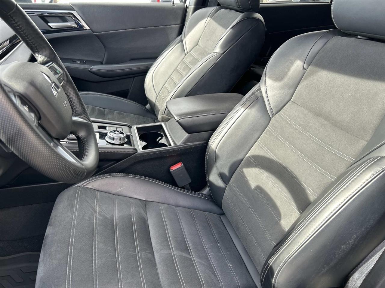 Mitsubishi Outlander SE FWD 2024