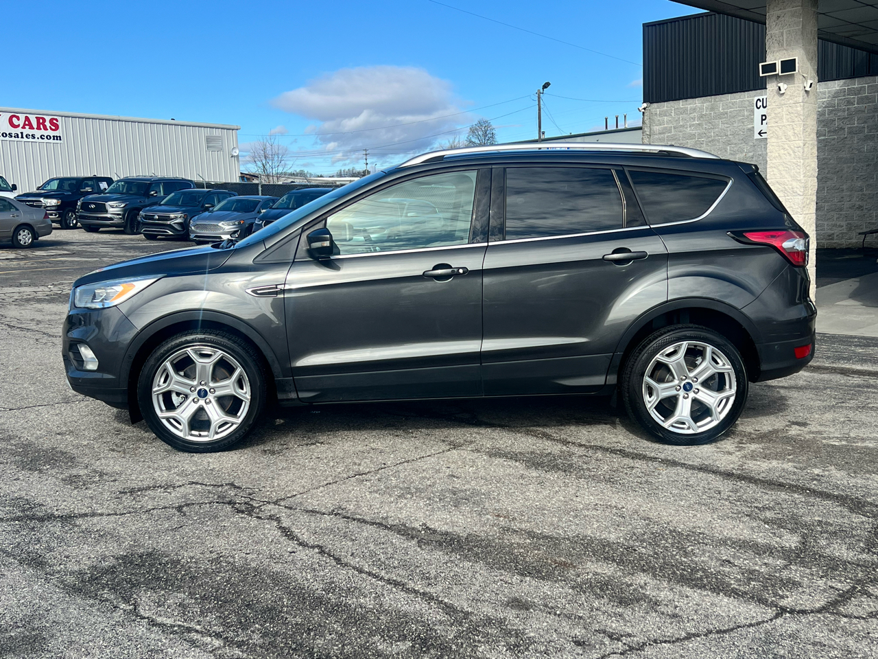 2018 Ford Escape Titanium photo 2