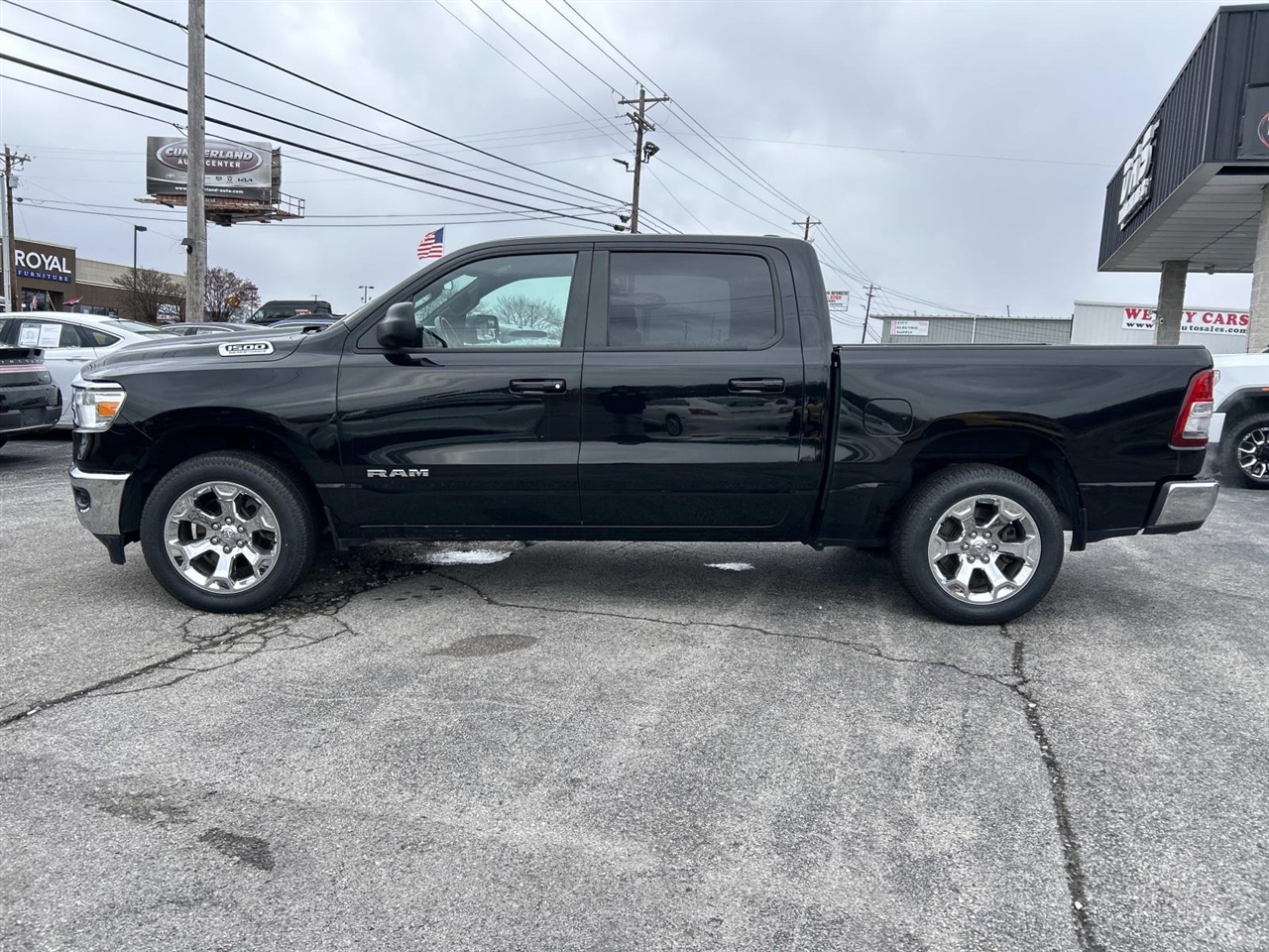 RAM 1500 Big Horn 4x4 Crew Cab 5'7" Box 2022