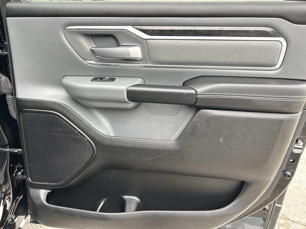 RAM 1500 Big Horn 4x4 Crew Cab 5'7" Box 2022